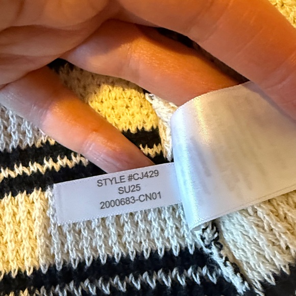 Women’s J. Crew cj429 sweater size medium - Picture 3 of 3